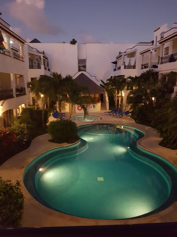 Gaviotas 11 By Kamuvan Playa del Carmen
