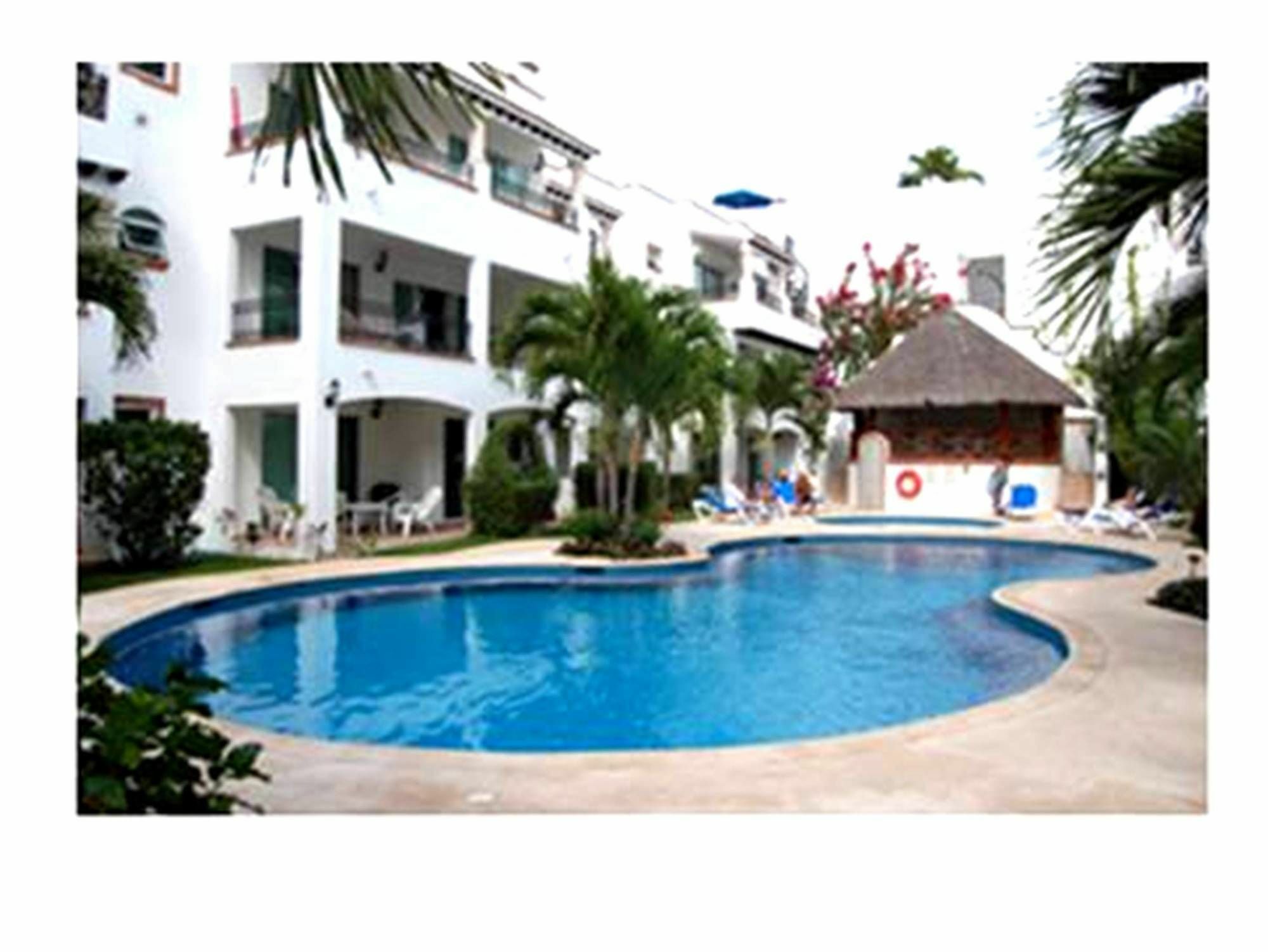 Gaviotas 11 By Kamuvan Playa del Carmen